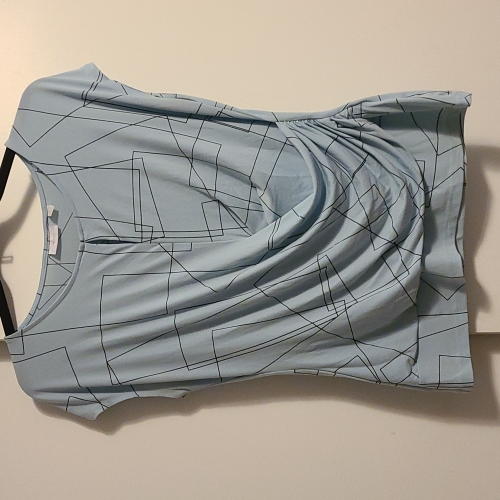 New York & Company XL blue blouse black geometrical shapes